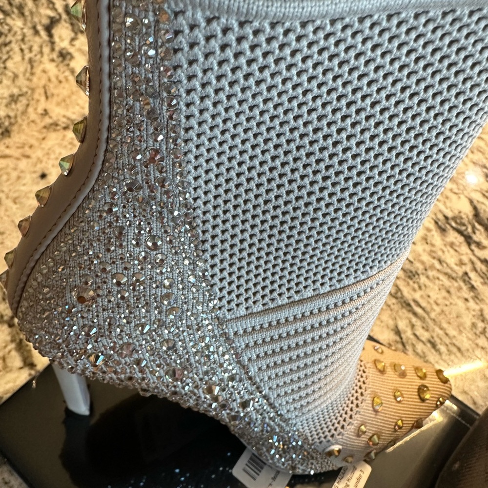 Steve Madden beautiful stretch boots